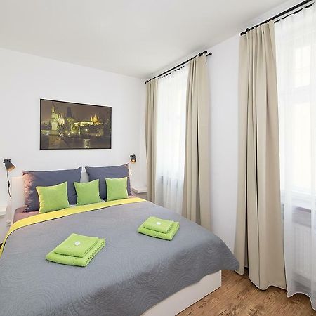 Apartment Near City Centre With Parking Place プラハ エクステリア 写真