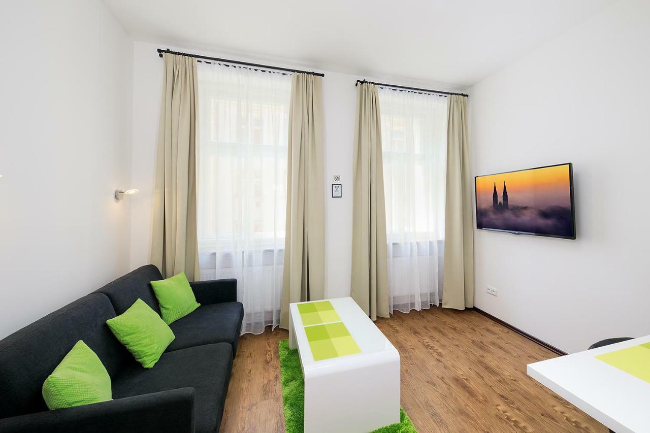 Apartment Near City Centre With Parking Place プラハ エクステリア 写真