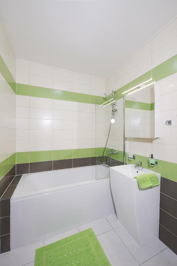 Apartment Near City Centre With Parking Place プラハ エクステリア 写真